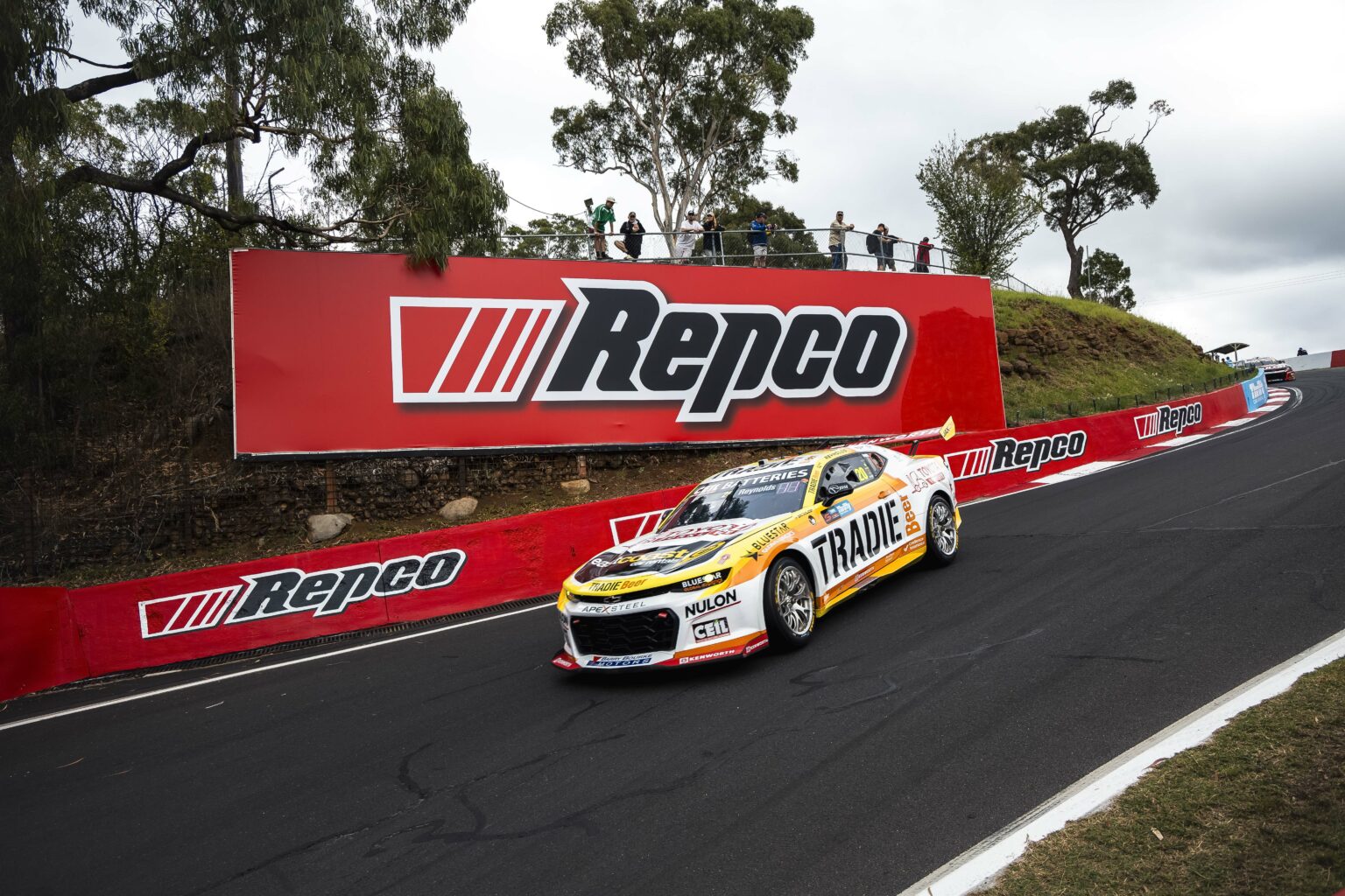 Supercars test at Bathurst during 12 Hour weekend - Repco Garage